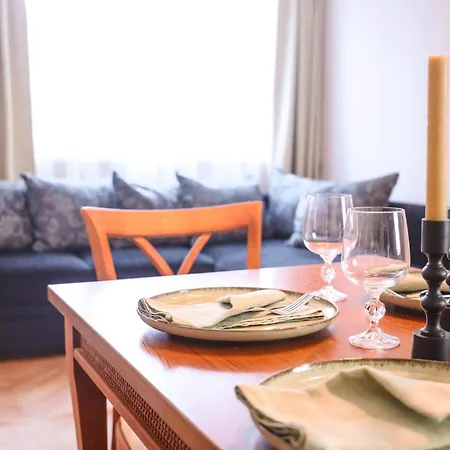 Sea Siren 1bd - Near Sea Garden, Free Garage&ev Friendly *