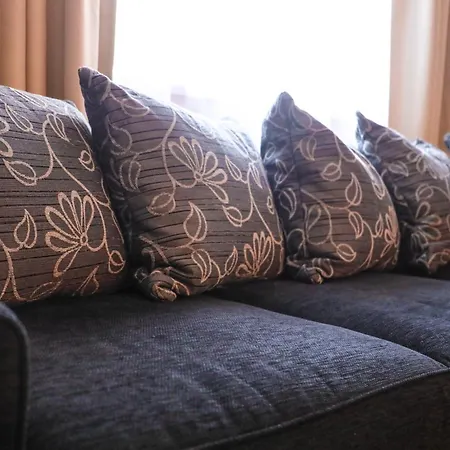 Sea Siren 1bd - Near Sea Garden, Free Garage&ev Friendly Apartment *