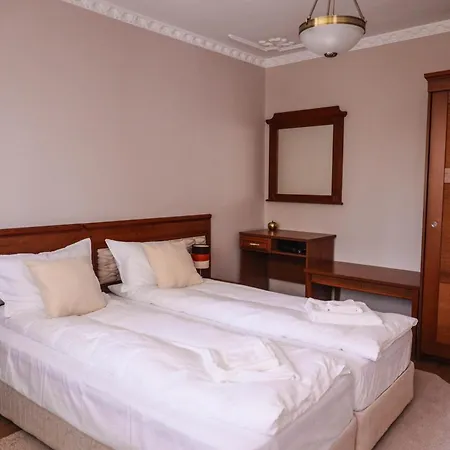 Sea Siren 1bd - Near Sea Garden, Free Garage & Ev Friendly